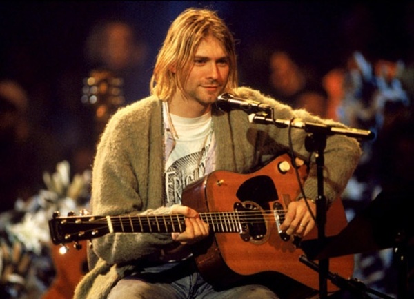 big_kurt-cobain-on-mtv-unplugged-with-his-acoustic-martin-d-18e.jpg