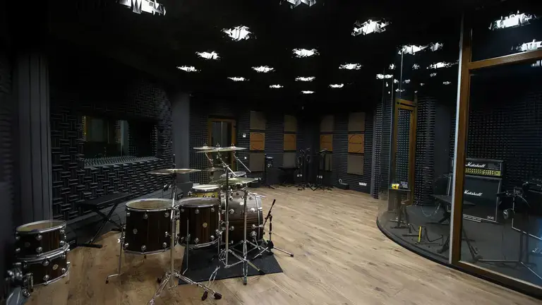 Room with acoustic panel