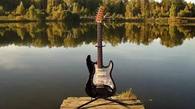 Guitar stand