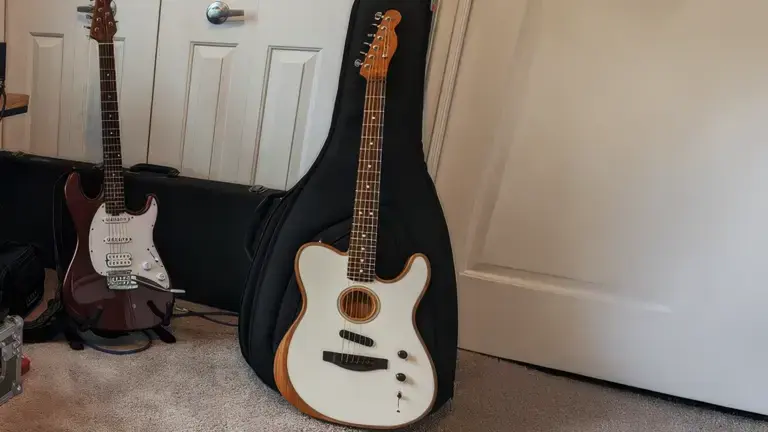Hybrid guitar