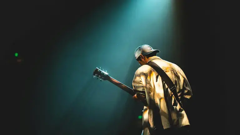 Best Hybrid Guitars