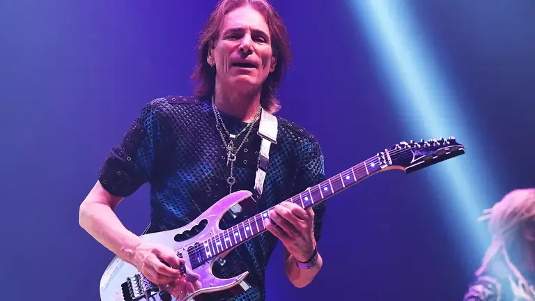 Steve Vai Playing his JEM Guitar