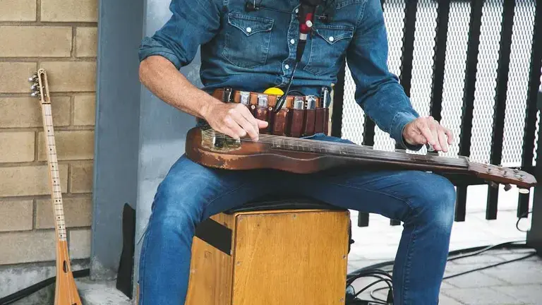 Lap steel guitars