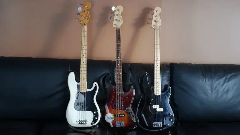 Jazz Bass vs P-Bass: Which Fender Icon Fits Your Style? | Equipboard