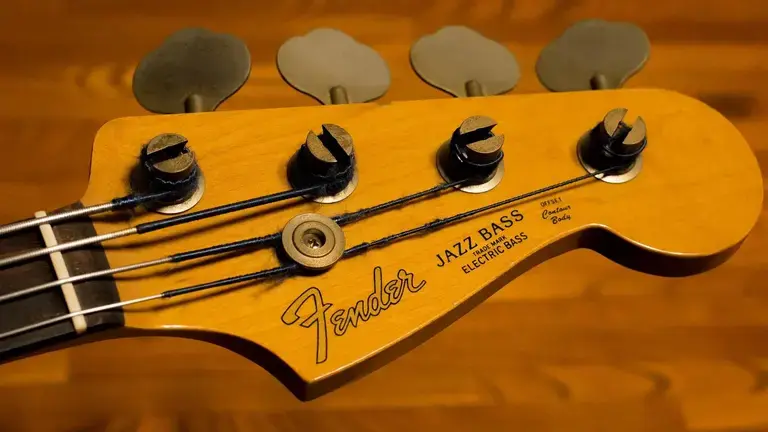 Jazz Bass vs P-Bass: Which Fender Icon Fits Your Style? | Equipboard
