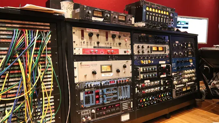 9 Best Studio Compressors 2026: Pro Audio Compression Guide | Equipboard