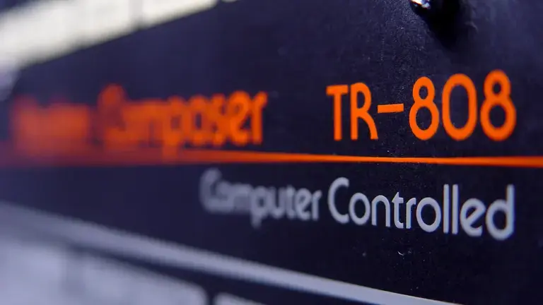 TR 808 logo
