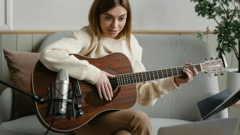 Acoustic guitar recording