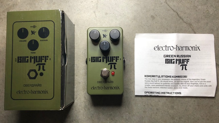 Electro-Harmonix Green Russian Big Muff Pi unboxing