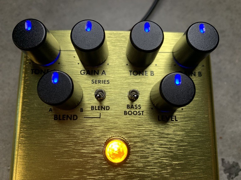 Fender pugilist distortion controls illuminated