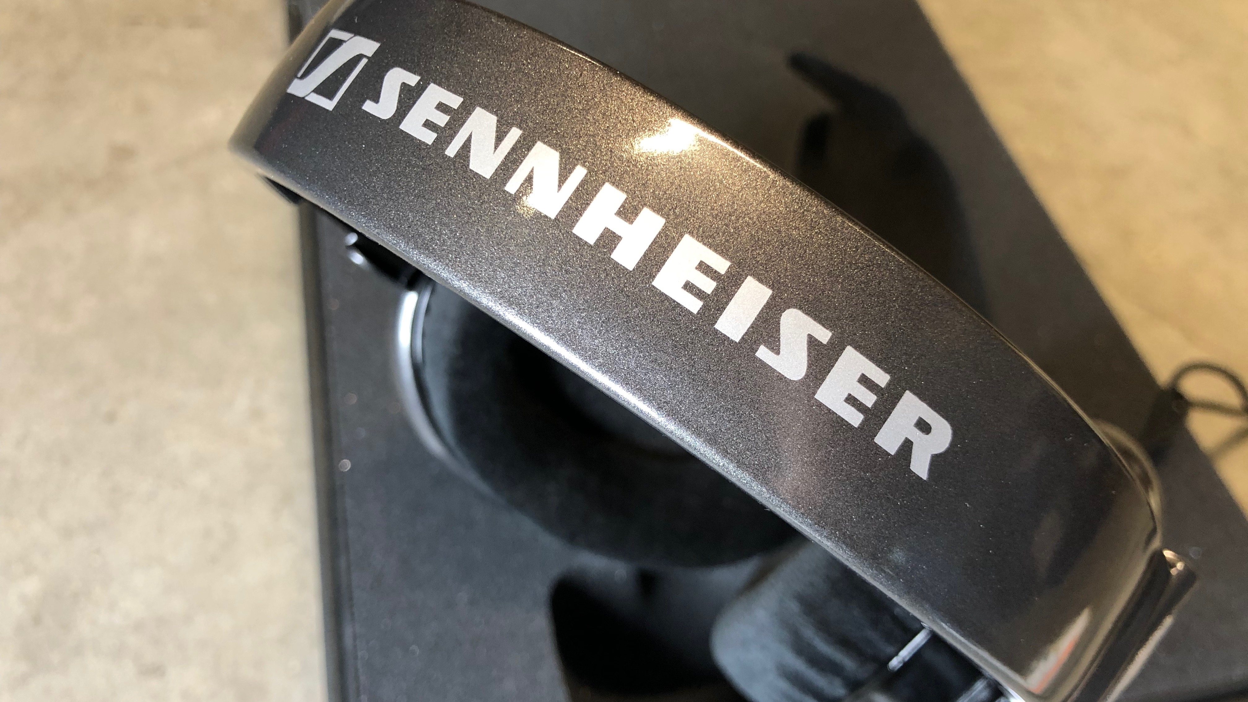 Sennheiser HD 650 headband detail