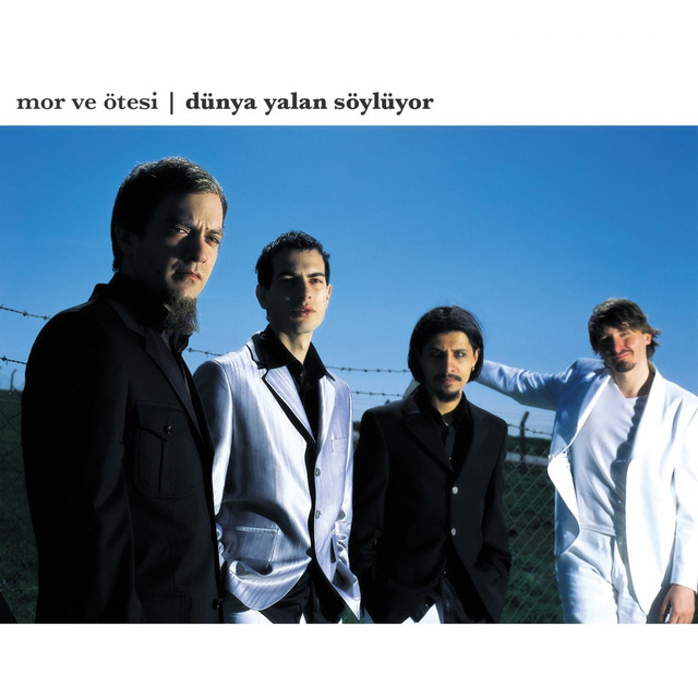 MXR M101 Phase 90 as heard on Dünya Yalan Söylüyor by mor ve ötesi (2004)
