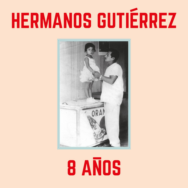 8 Años album cover