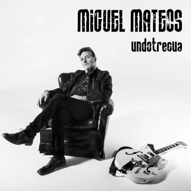 Undotrecua (Deluxe Version) album cover