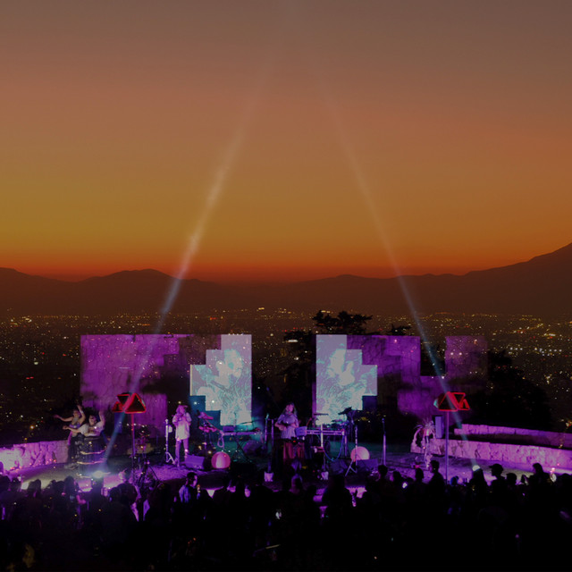 Mundos (En Vivo en el Cerro San Cristóbal) album cover
