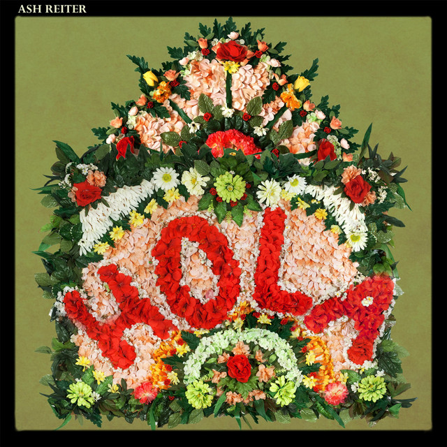 Hola album cover