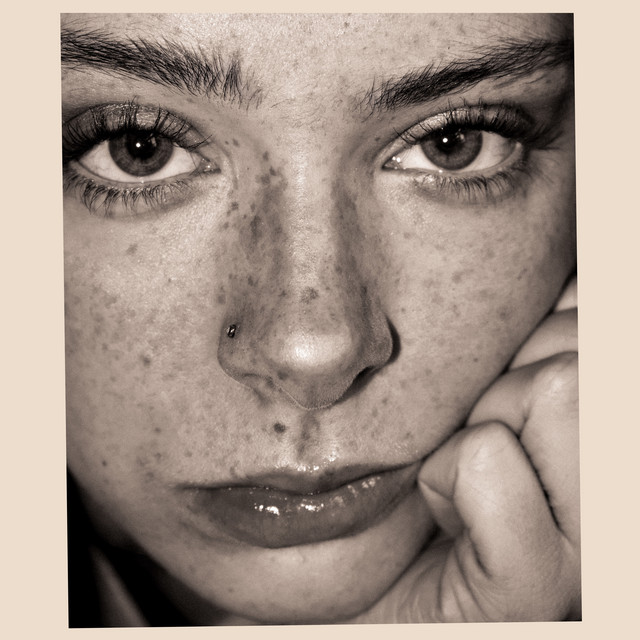 Holly Humberstone – Deep End album cover