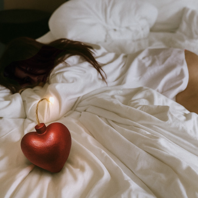 Mrs.Lovebomb album cover