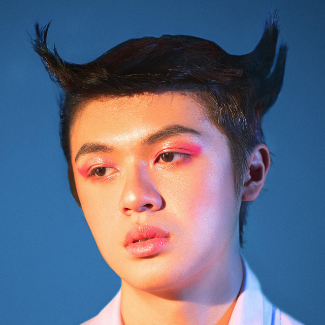 SUGARTOWN album cover