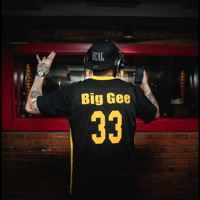33 album cover
