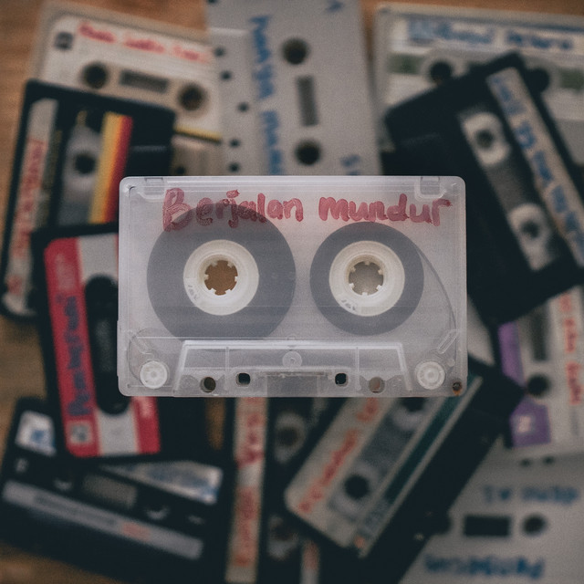 Berjalan Mundur album cover