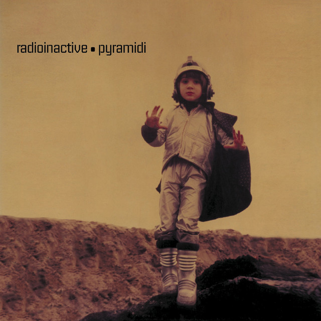 Pyramidi album cover