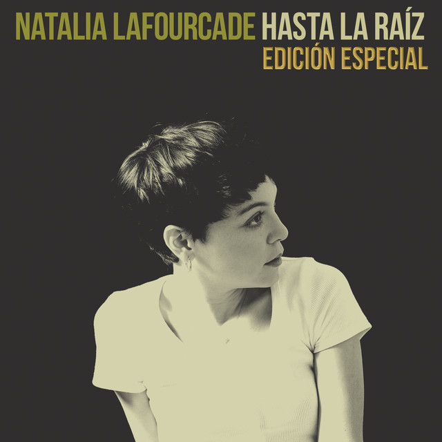 Yamaha AEX500N as heard on Hasta la Raíz (Edición Especial) by Natalia Lafourcade (2015)