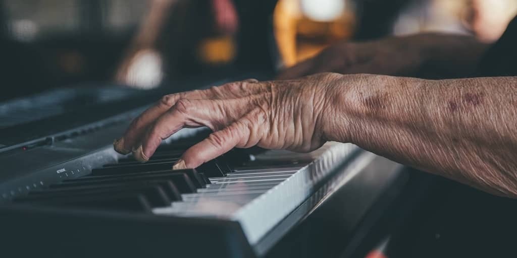 Notable Pianists Who Started Late: Inspiring Stories