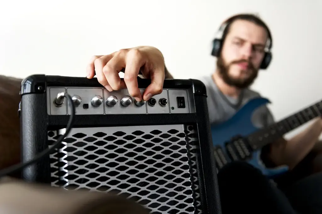 5 Best Practice Amps for Electric Guitar in 2026