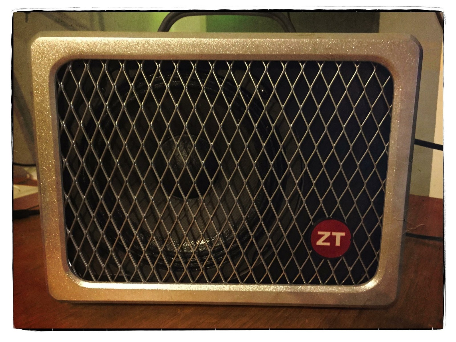 Studio Setup by perdeh featuring ZT Lunchbox 200-watt Amplifier