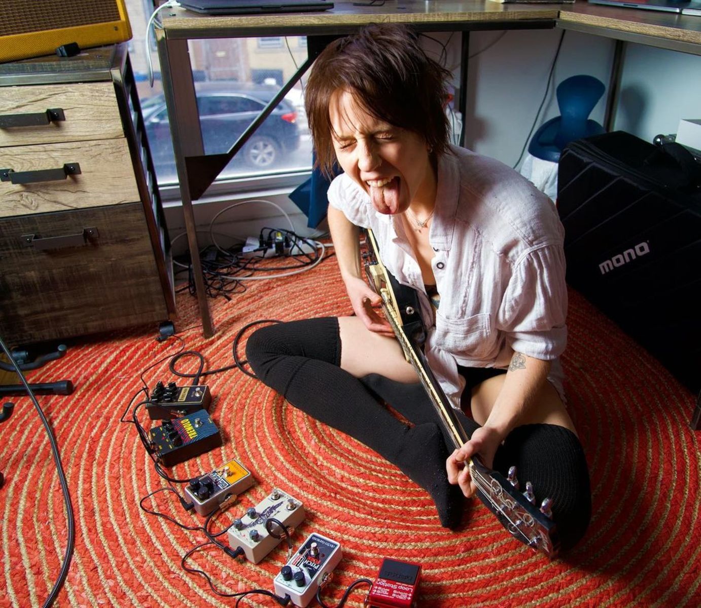 Studio Setup by katemagoc featuring Voodoo Lab Tremolo, Gibson Les Paul Standard, and Electro-Harmonix Pitch Fork and 5 more pieces of gear