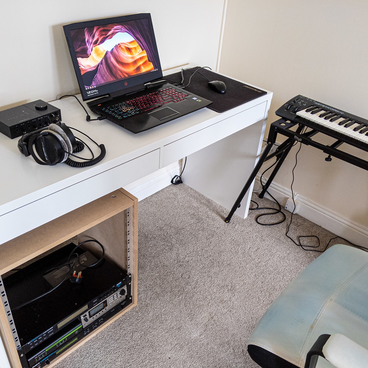 Electronic Studio Setup by melonadem featuring Beyerdynamic DT 990 PRO, M-Audio MIDIsport 4x4 Anniversary Edition USB MIDI Interface, and M-Audio SP-2 Professional Piano Style Pedal and 4 more pieces of gear