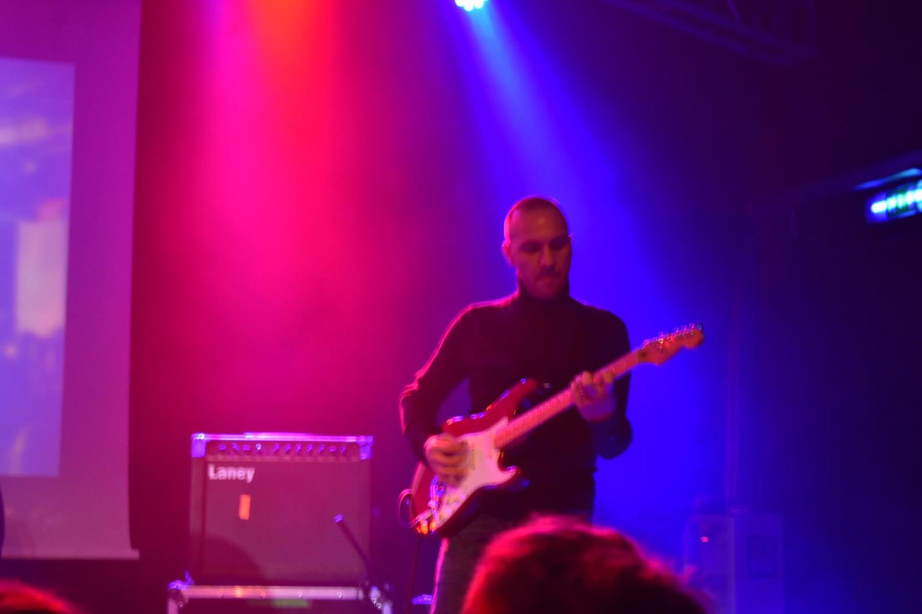 Live Rig by map featuring Fender Stratocaster Electric Guitar and Fender American Standard Stratocaster