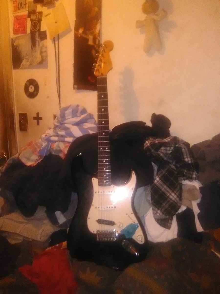 Music Gear Setup by rychcorporhate featuring Fender Stratocaster Electric Guitar