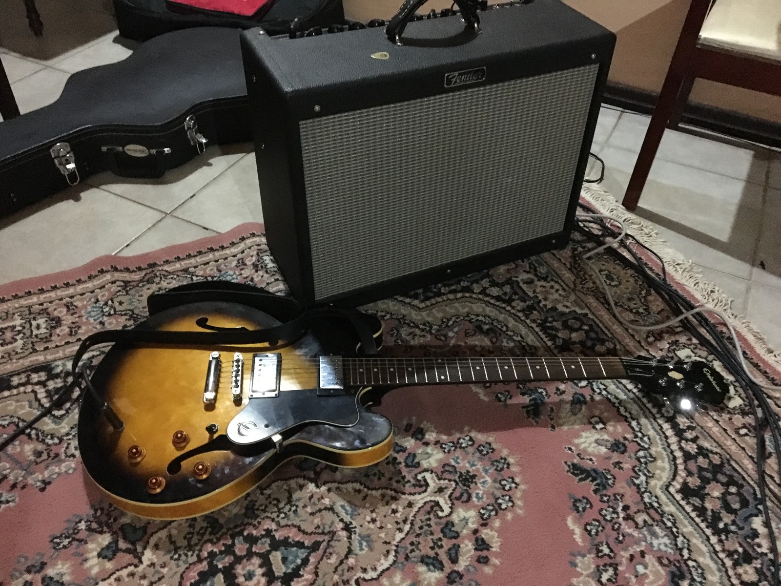 Amp Rig by ikohnlein featuring Fender Hot Rod Deluxe III, Dunlop Tortex Standard 0.88mm Guitar Picks, and Epiphone ES-335 Dot VS electric guitar