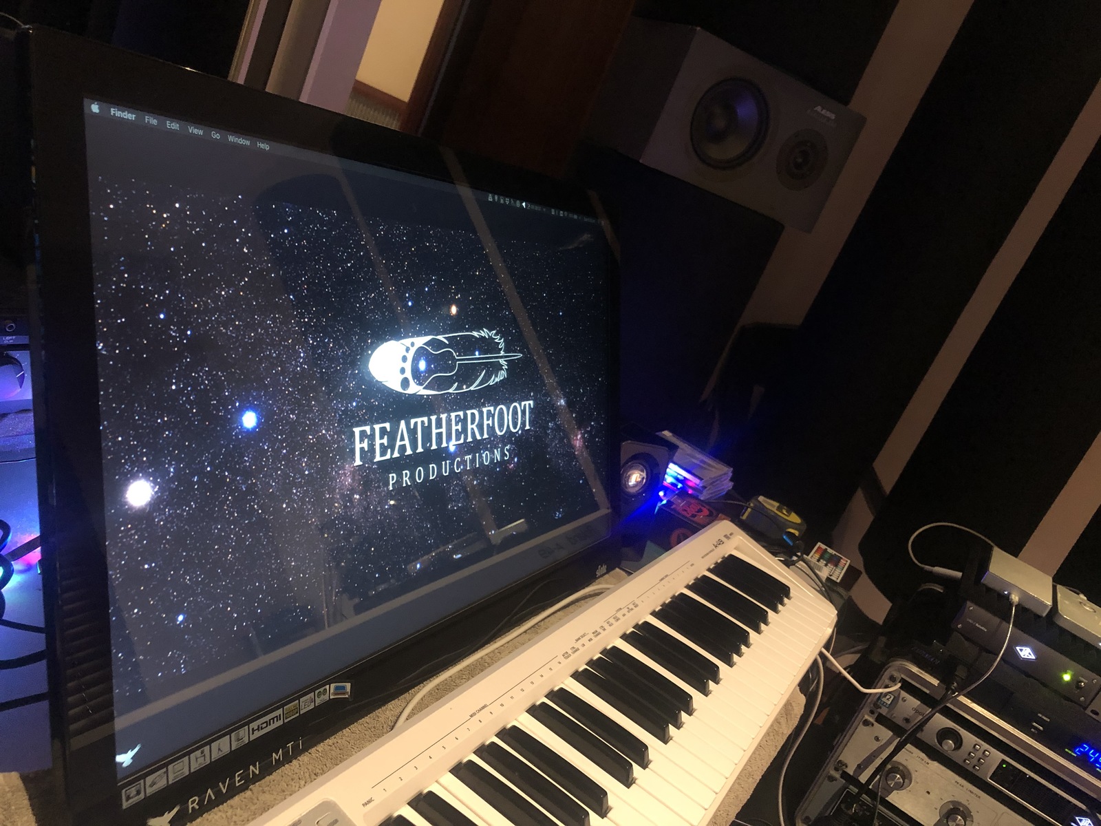 Studio Setup by wanya7 featuring Slate Raven MTi 2