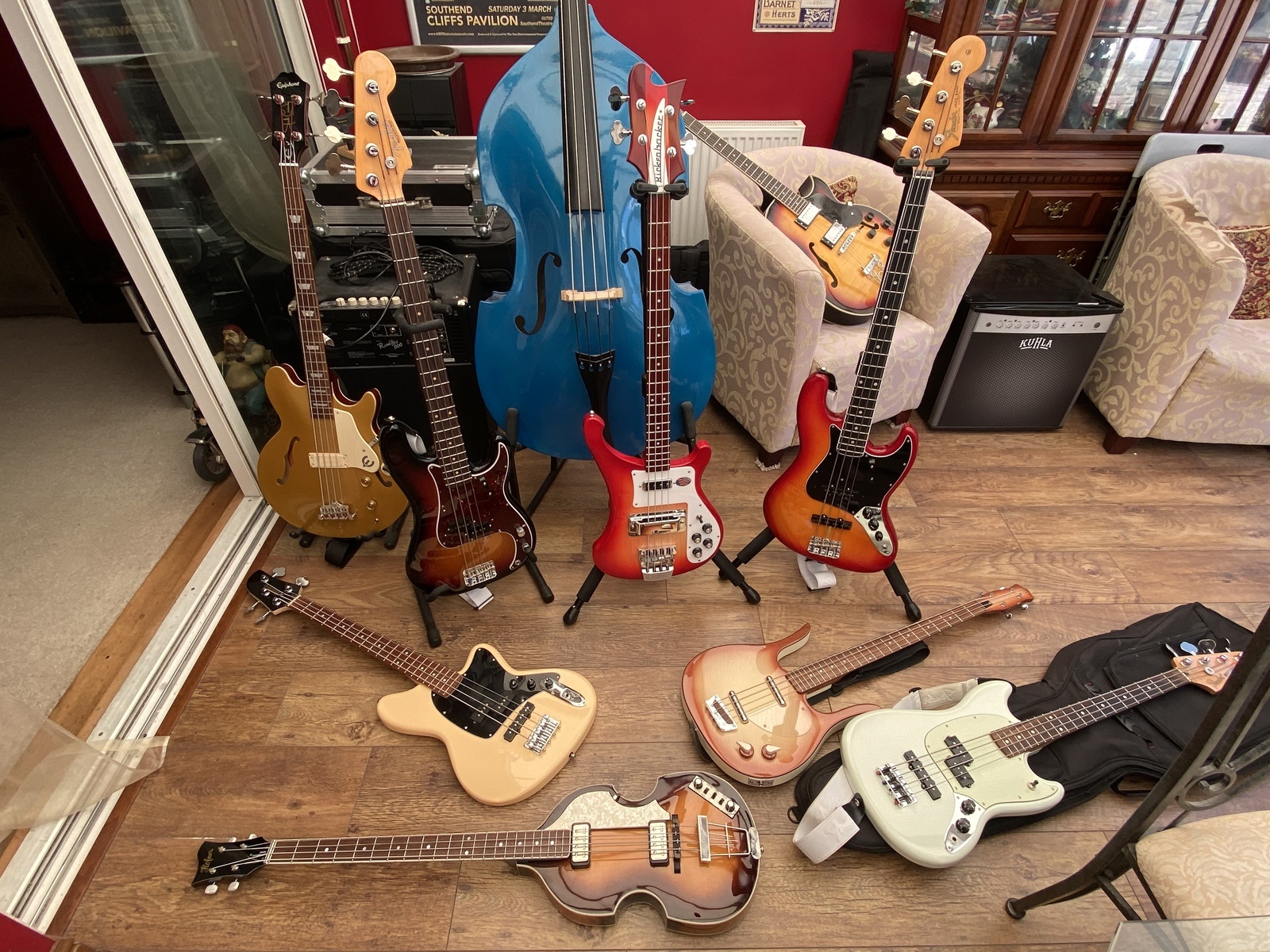 Fender Music Gear Setup by bradcutbush featuring Epiphone Jack Casady Signature Bass, Danelectro Longhorn Bass, and Hofner (Höfner) Contemporary Series Violin Bass and 4 more pieces of gear