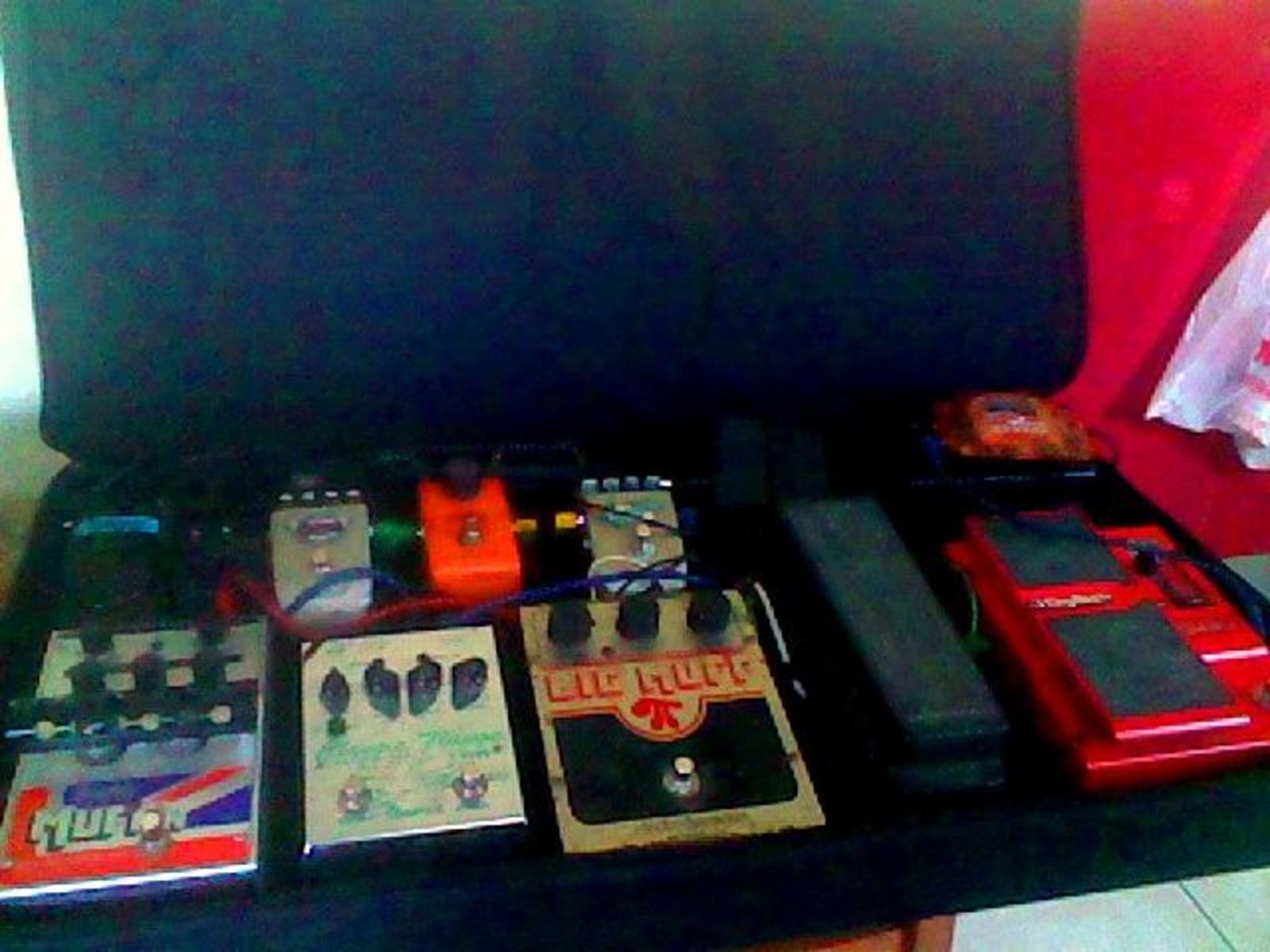 Pedalboard by leonbistrik featuring Electro-Harmonix Big Muff Pi