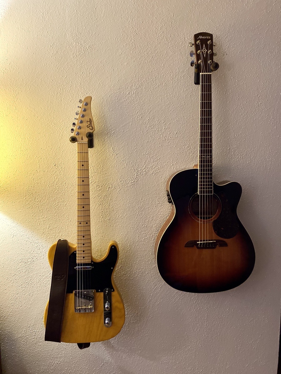 Suhr Music Gear Setup by saint_fire featuring Alvarez Artist AD60CESHB and Suhr Classic T