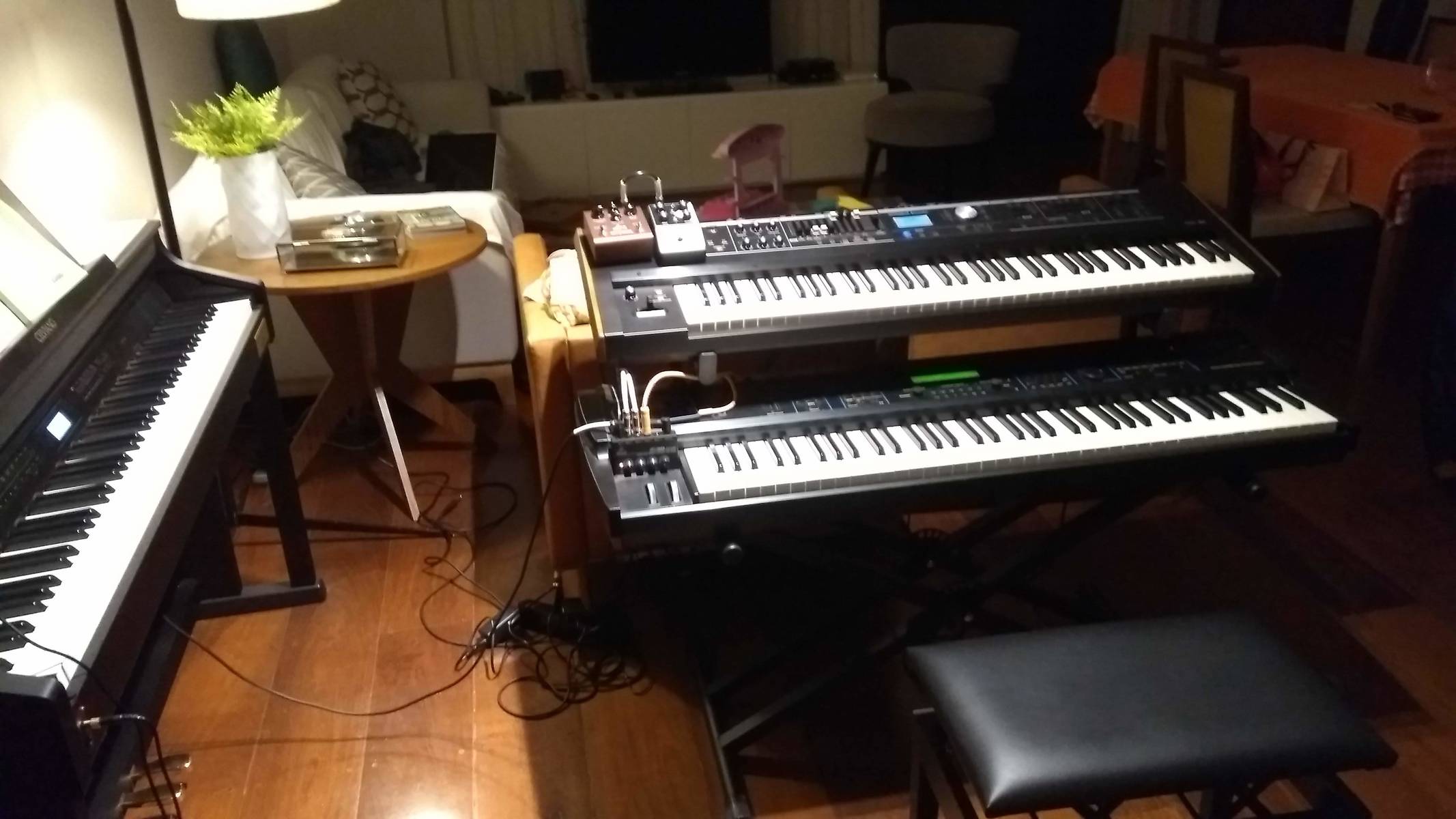 Electronic Synth Setup by andreleme featuring Moog Minifooger MF Drive v2 (duplicate), Strymon Lex, and Behringer Micromix MX 400 and 3 more pieces of gear