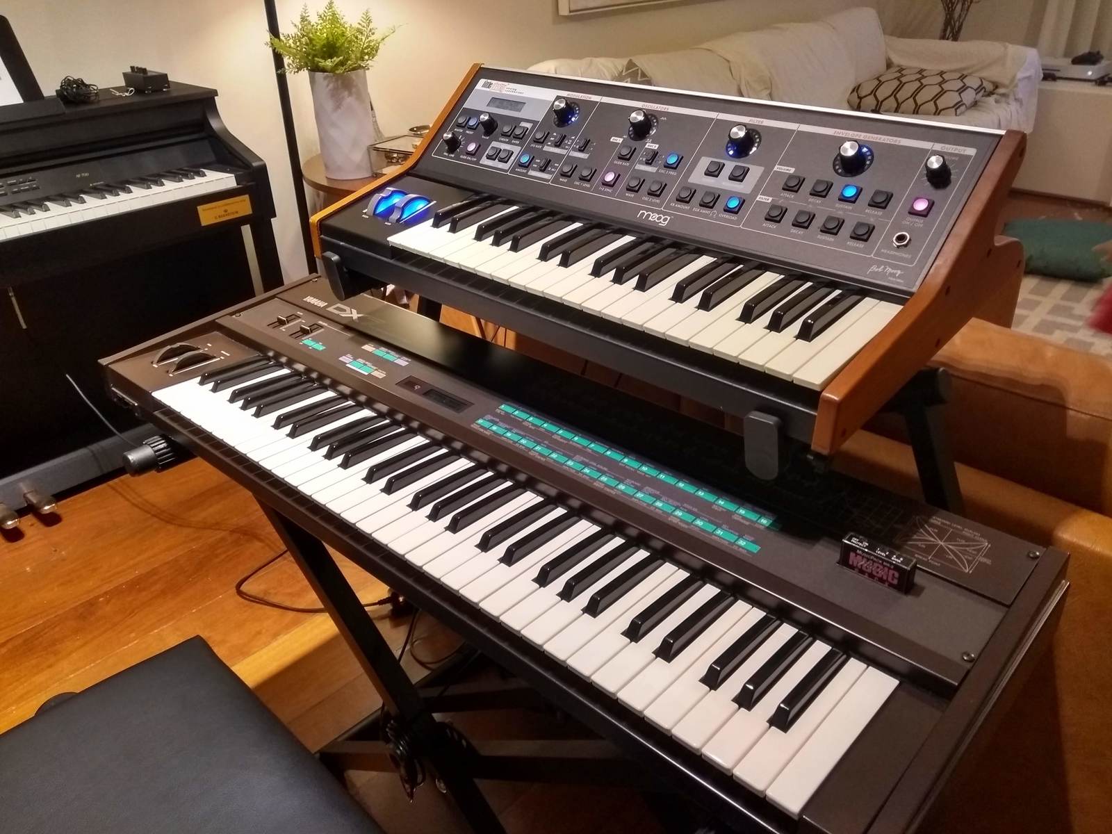 Music Gear Setup by andreleme featuring Yamaha DX7, Moog Little Phatty Tribute Edition, and IBOX BX2 and 1 more piece of gear