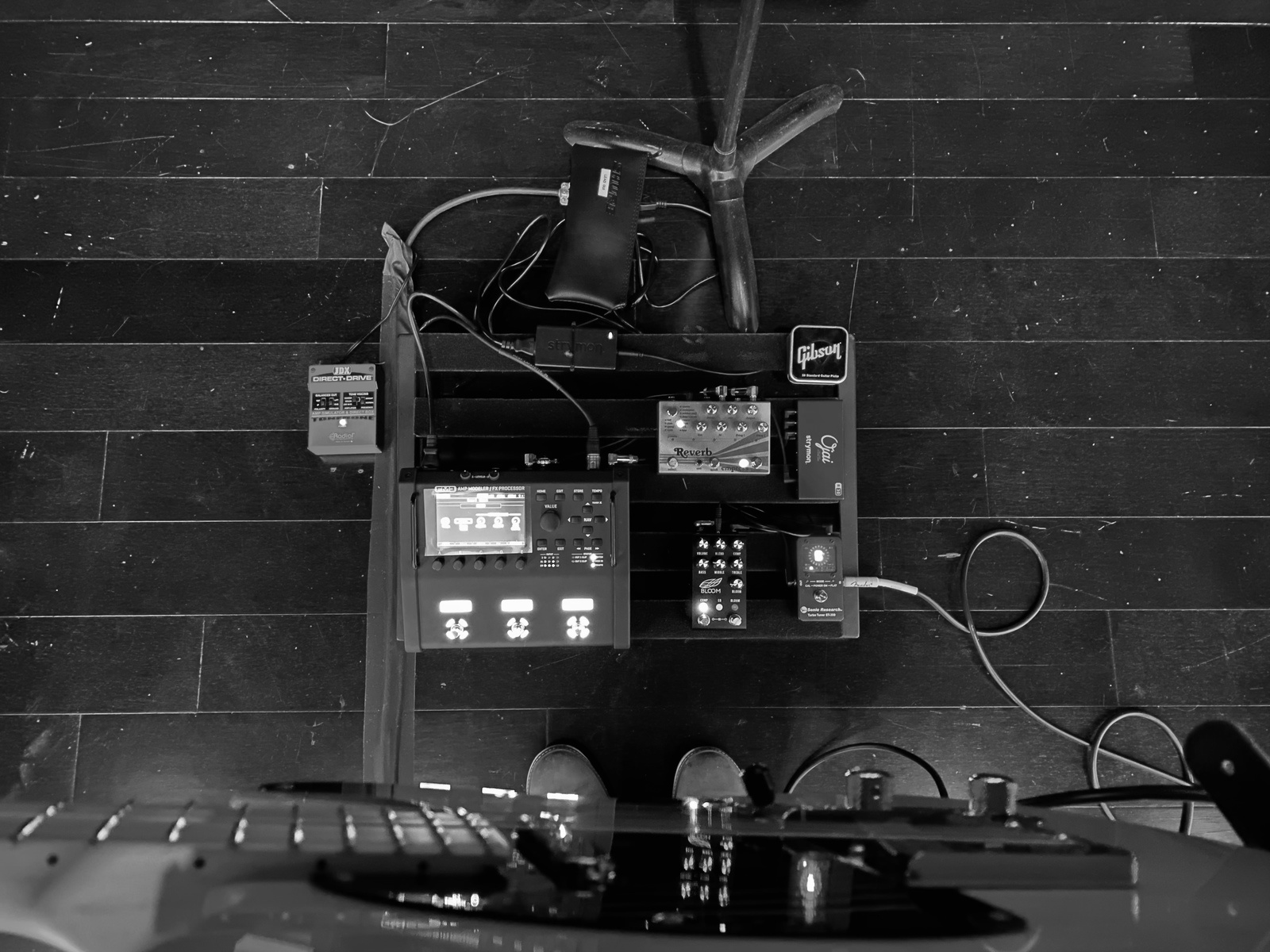 Music Gear Setup by saint_fire featuring Pedaltrain 3, Sonic Research Turbo Tuner ST-300, and Empress Effects Reverb and 5 more pieces of gear