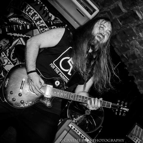 Photo of Hamer Slammer LP and more gear in a guitar, amplifier, and live