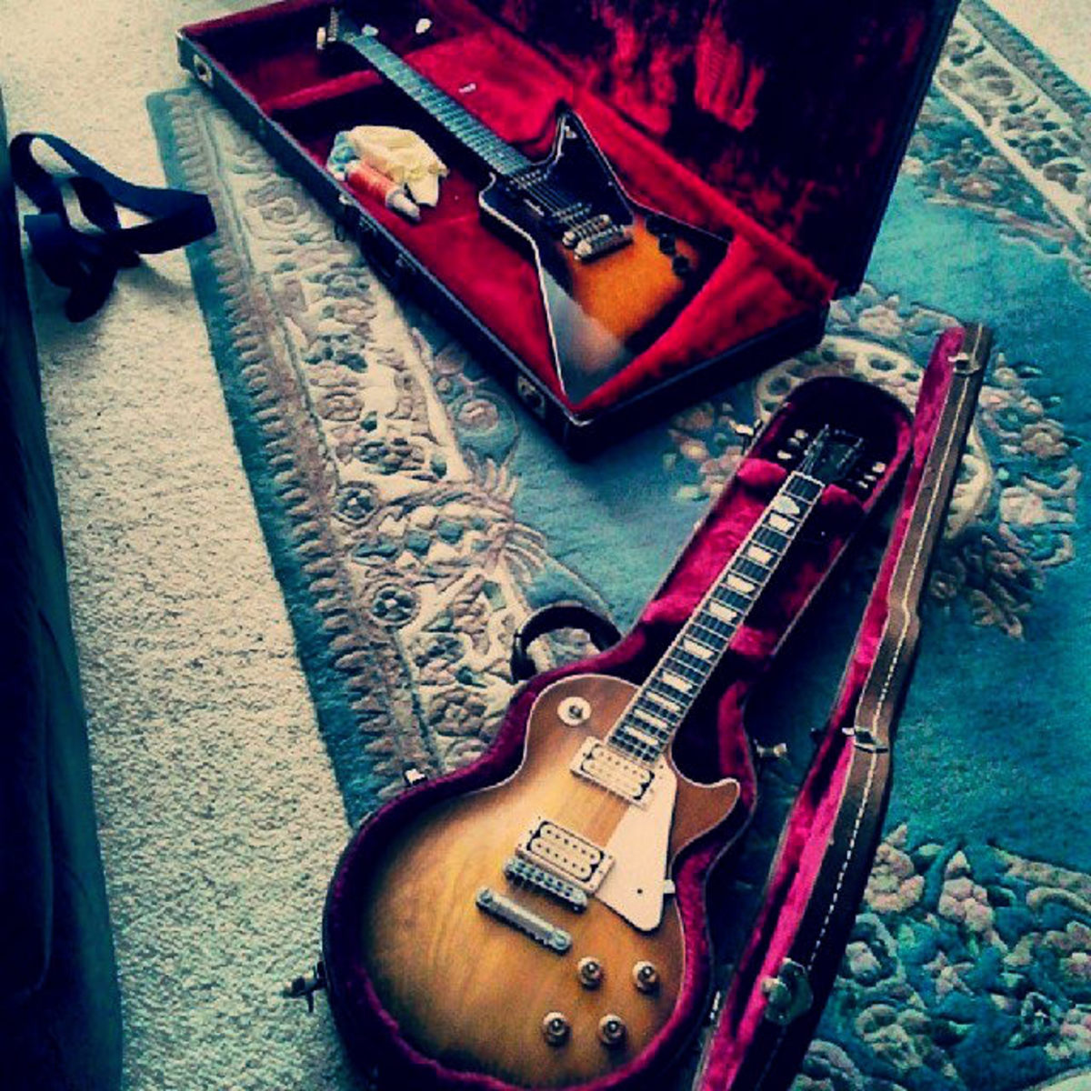 Metal Music Gear Setup by emanater featuring Gibson Les Paul Traditional Electric Guitar and Gibson E2 Explorer