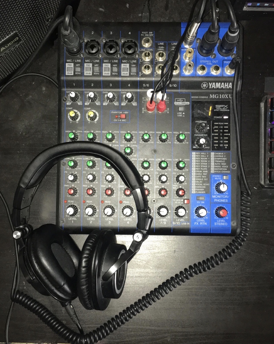 Electronic Studio Setup by mraries featuring Audio-Technica ATH-M50x Professional Monitor Headphones and Yamaha MG10XU