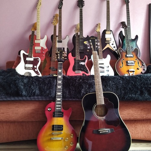 Photo of Godin Freeway 4 and more gear in a guitar
