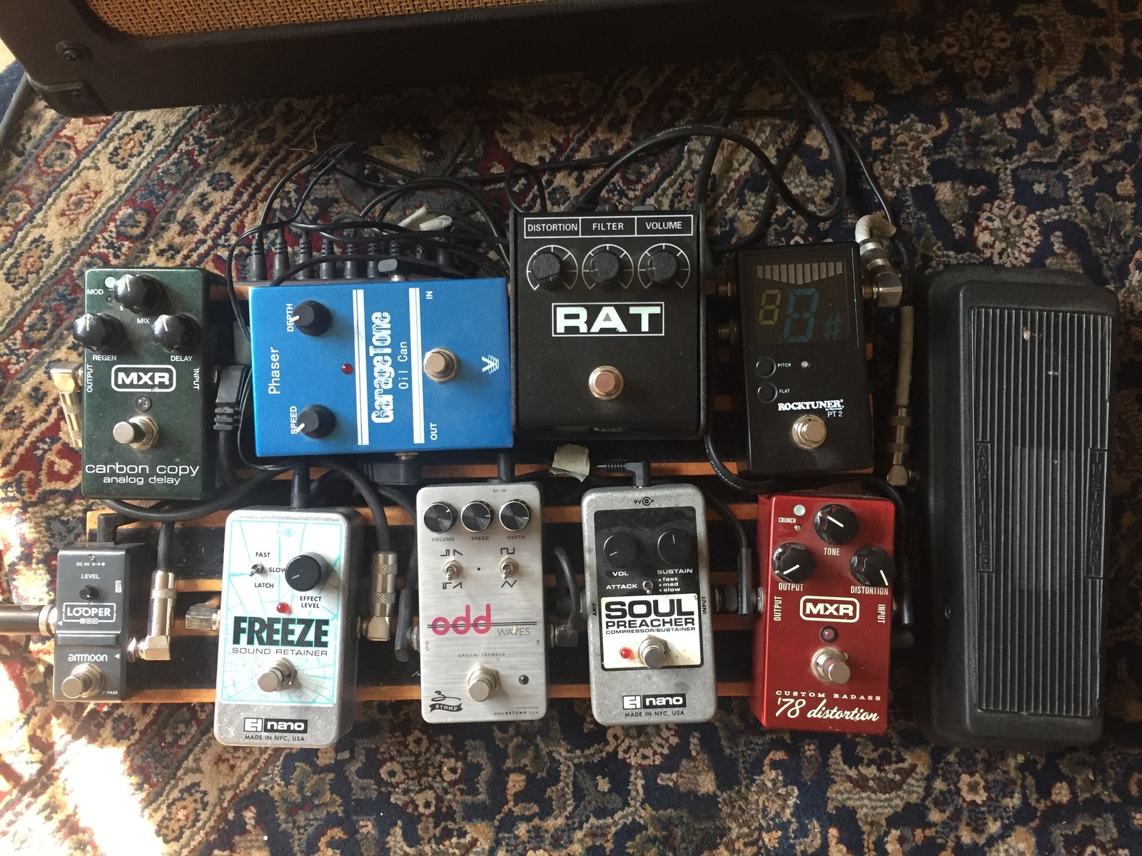Metal Pedalboard by aleval featuring Dunlop GCB-95 Cry Baby, MXR M169 Carbon Copy, and Electro-Harmonix Freeze Sound Retainer and 5 more pieces of gear