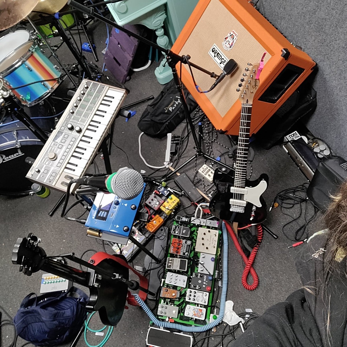 Electronic Studio Setup by piggy_pop featuring Korg MicroKORG, Shure SM48, and Orange Amplifiers Crush Pro CR120C 120W 2x12 Guitar Combo Amp and 2 more pieces of gear