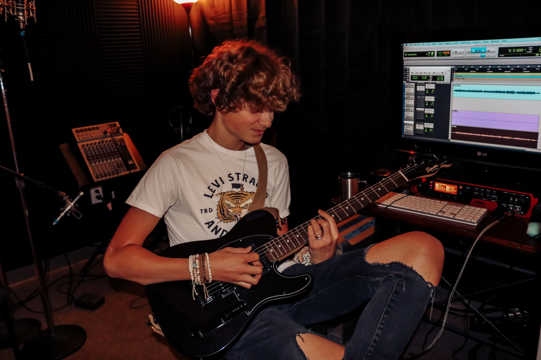 Music Gear Setup by 3141696 featuring Squier Affinity Telecaster HH
