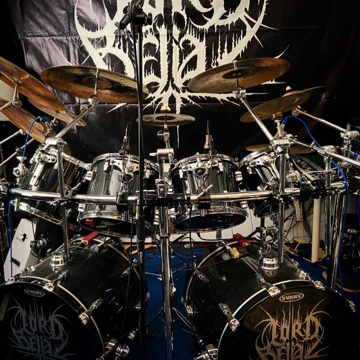 Drum Kit by mickebackelin_lordbelial featuring Sonor Force 3003 Piano Black, Istanbul Mehmet X-Metal, and Artbeat Drumsticks and 1 more piece of gear